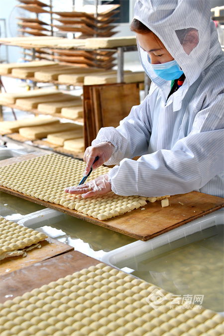小豆腐撬动大产业 云南石屏县的豆制品转型与腾飞